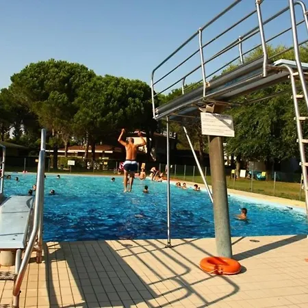 House With Balcony And Swimming Pool Bibione