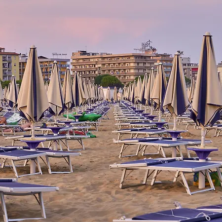 House With Balcony And Swimming Pool Apartment Bibione